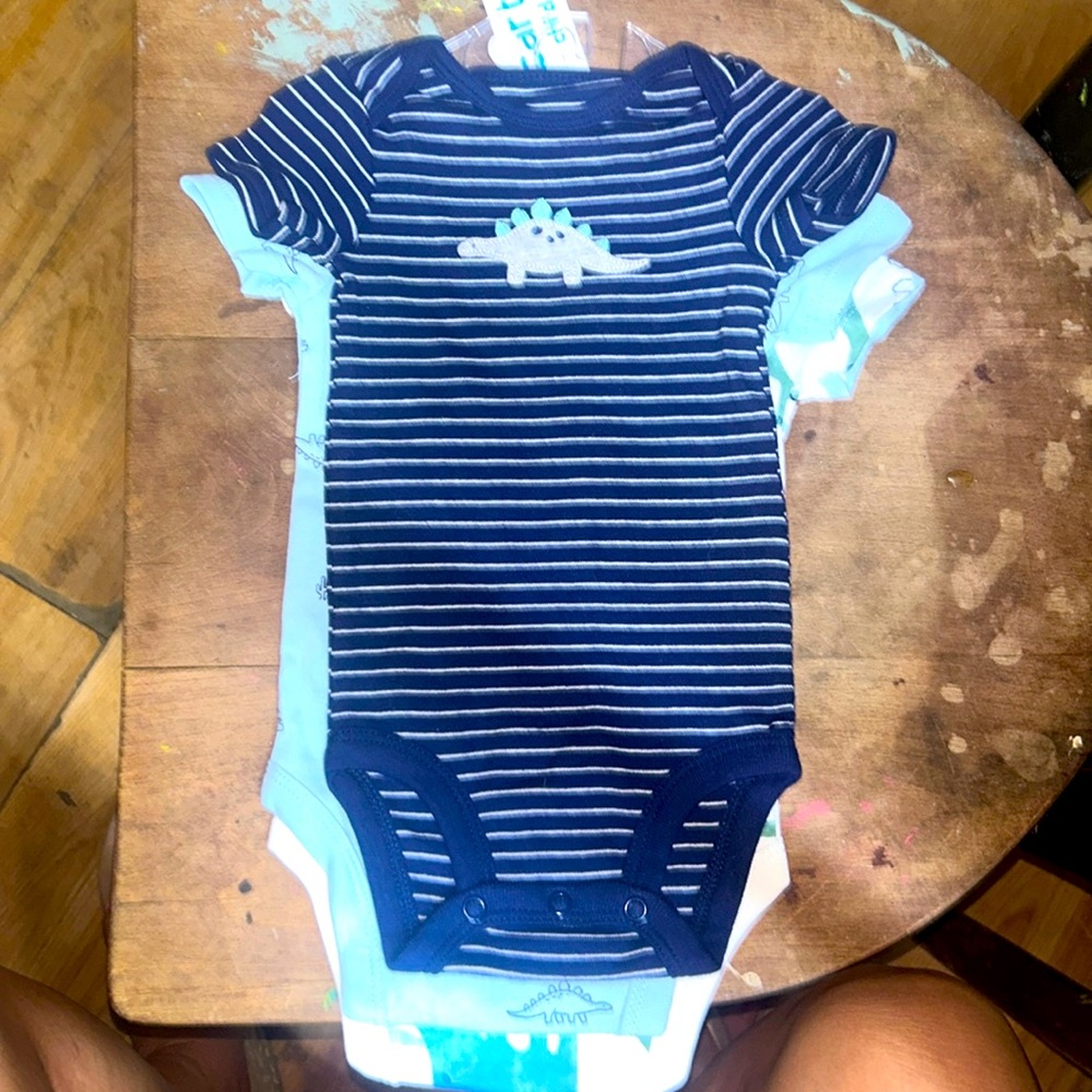Carters onesies 3pack